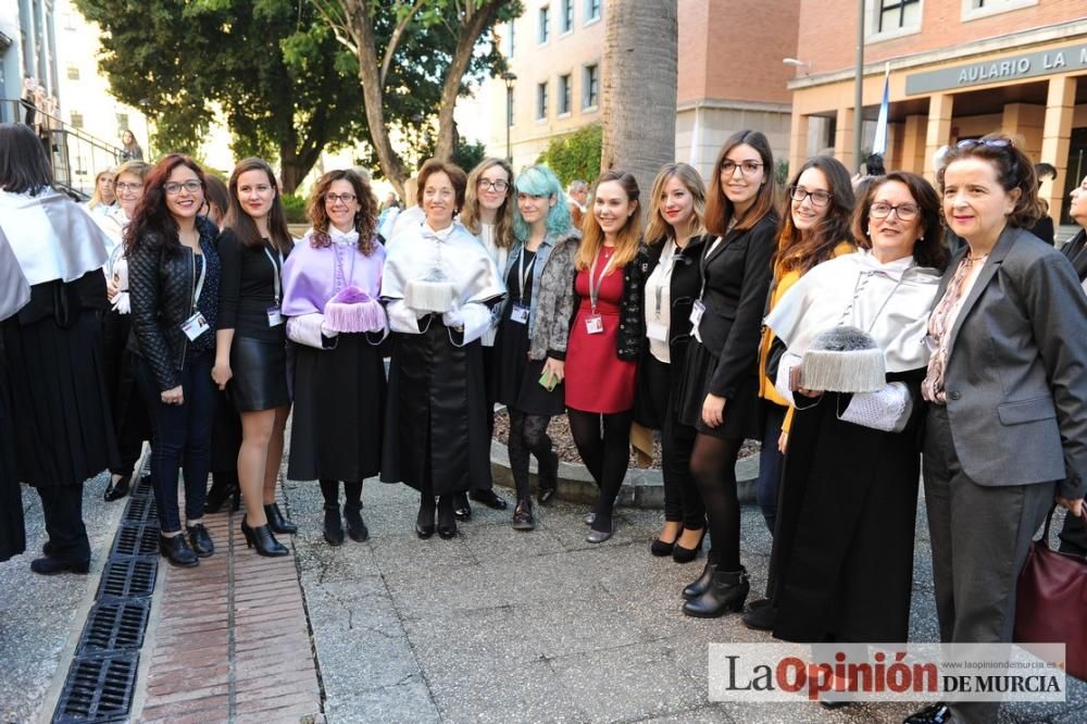 Rosamaría Alberdi, primera enfermera doctora honoris causa de España por la UMU