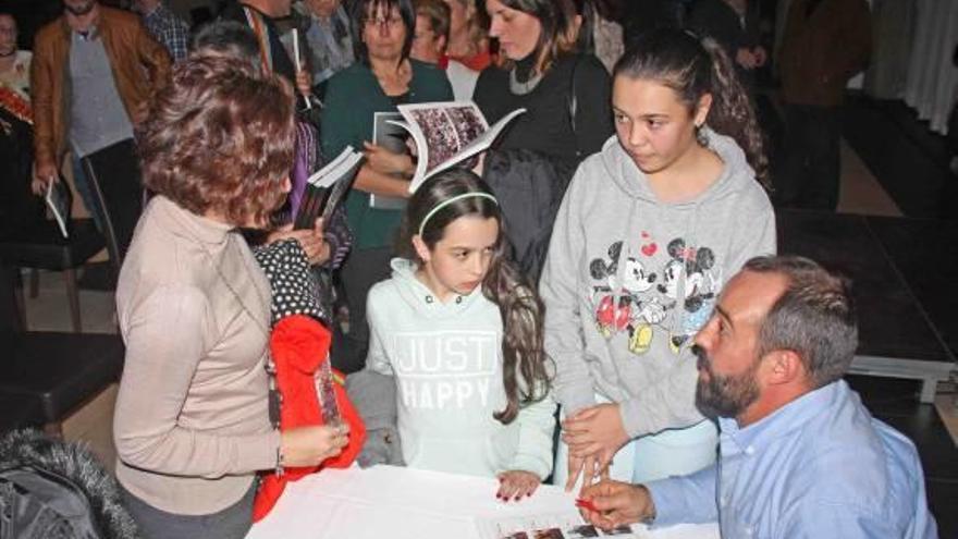 La internacionalidad de la Entrada recogida en un libro