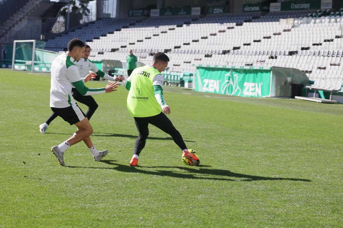 Lance de la sesión de entrenamiento del Córdoba CF de ayer en El Arcángel.