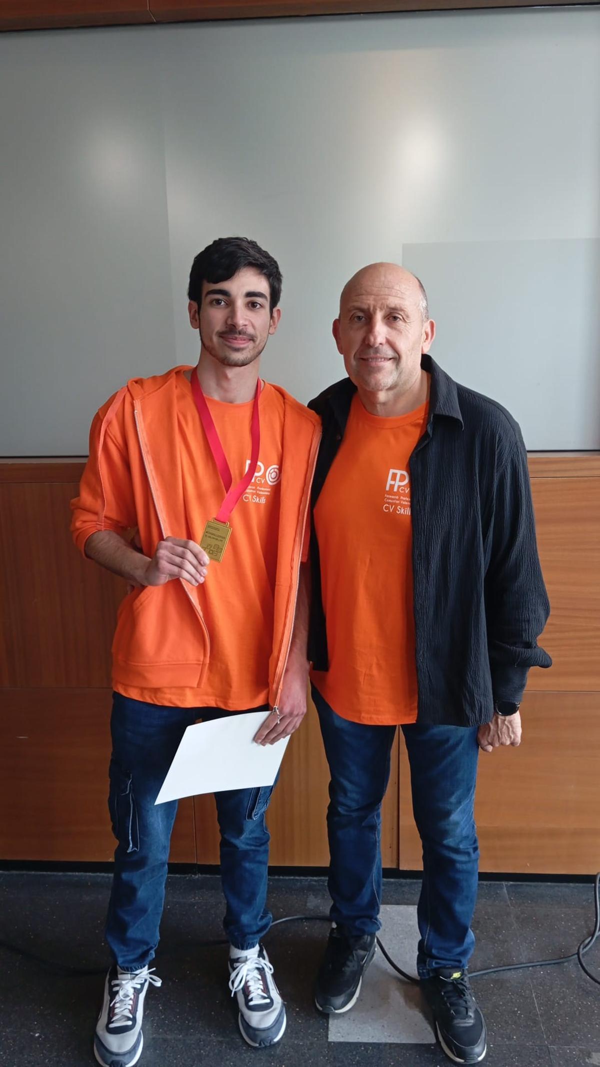 El alumno del IES Joan Fuster de Sueca, Bruno Marí Palero, consigue el oro en “Tecnologia del Automóvil" del campeonato CVSkills.