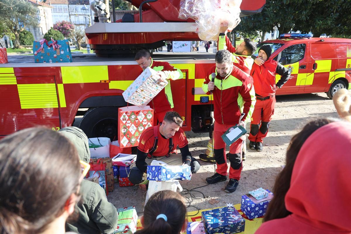 Chocolatada y regalos en la Navidad más solidaria de Santiago