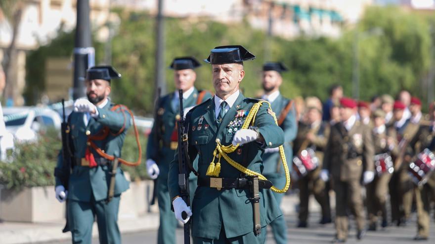 La Guardia Civil saca a la calle su fiesta: «Gracias por dejarnos servirles desde hace 178 años»