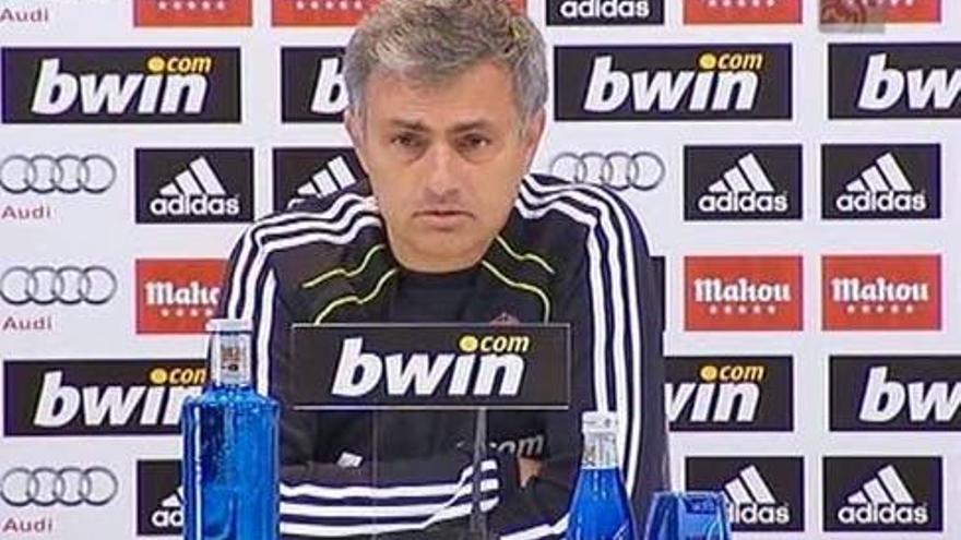 Mourinho: "Yo no soy tonto, si perdemos algún punto, perdemos el campeonato"