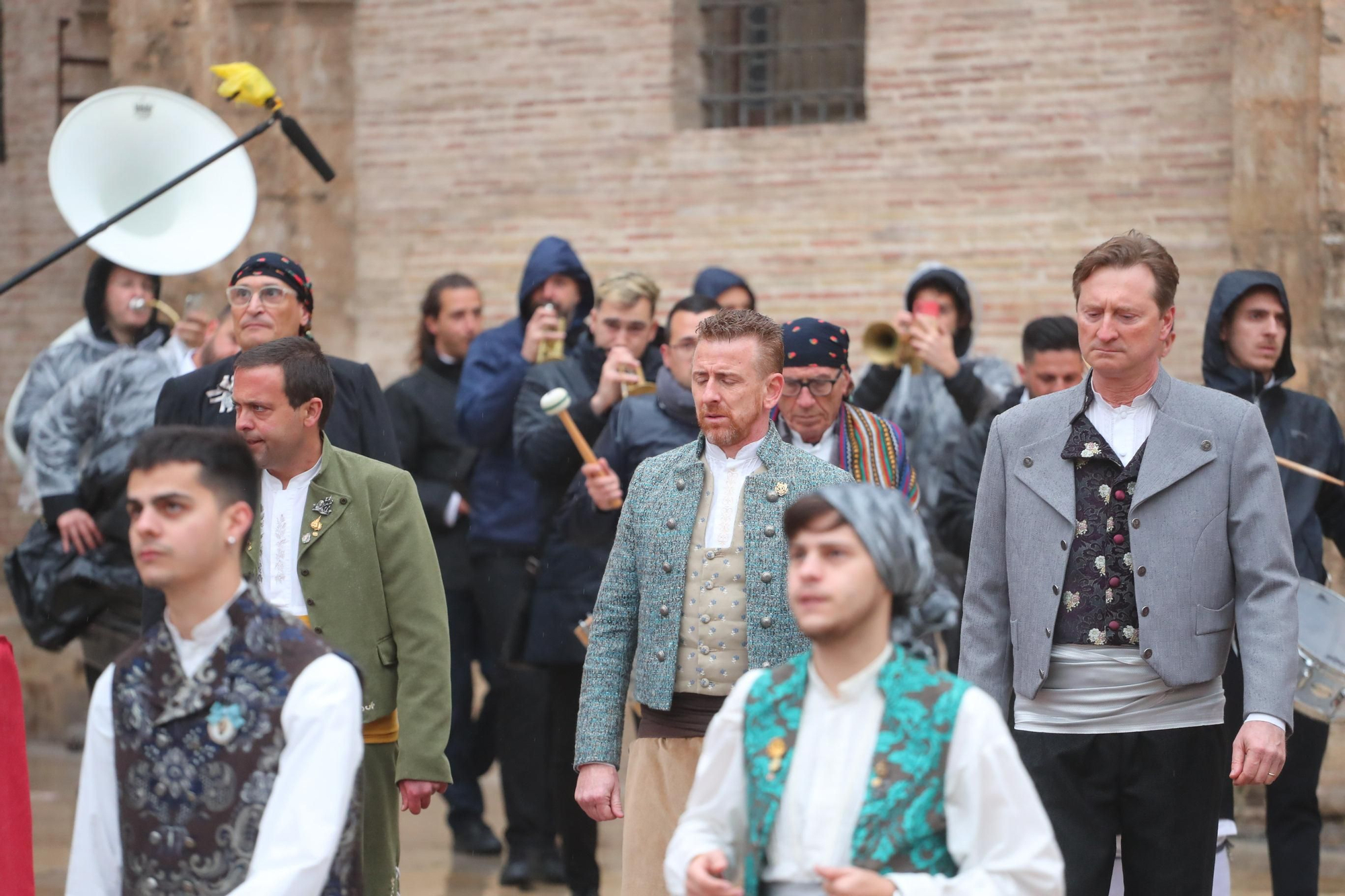 Búscate en el primer día de ofrenda por la calle de la Paz (entre las 17:00 a las 18:00 horas)