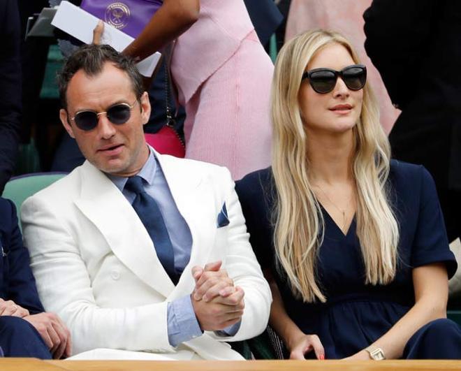 Jude Law y Phillipa Coan en la final de Wimbledon.