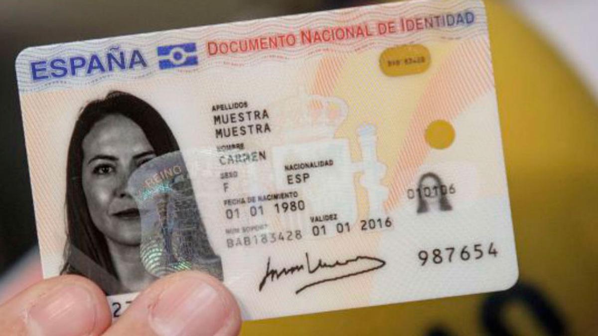 Sandra, jurista,  alerta de lo que debes hacer para dar tus datos de forma segura en hoteles u otros alojamientos: "No doy el DNI"