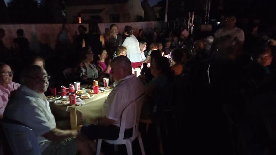 Imagen facilitada por el PSOE de la cena de los mayores en Cerro Muriano.