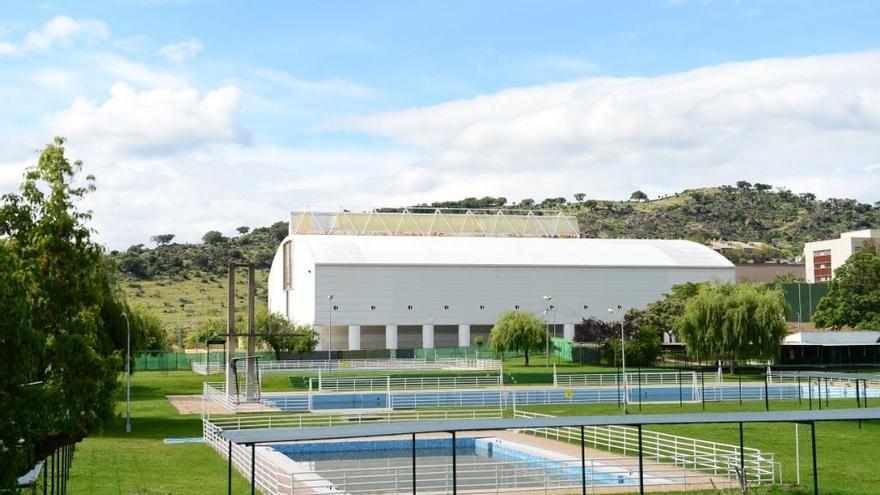 Plasencia se prepara para primar la seguridad en la piscina municipal