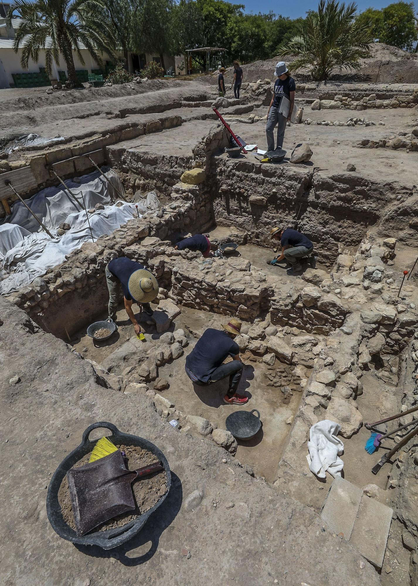 Primeras casas íberas halladas en las excavaciones en el yacimiento de La Alcudia en Elche