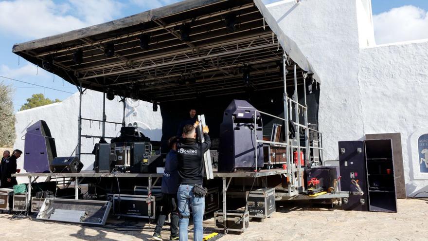 Sant Antoni equipara un evento multitudinario con otro que tiene un escenario 40 m² menor