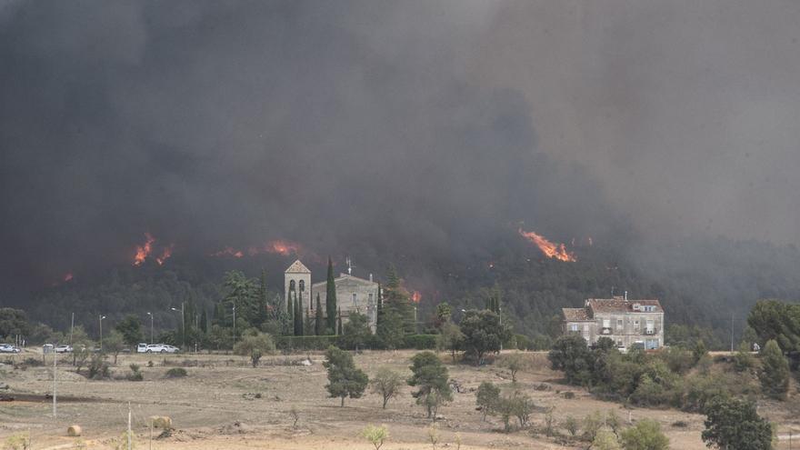 Més ràpids i més violents, els incendis fan necessari construir cases més resistents al foc