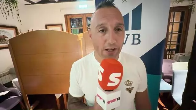 Santi Cazorla lo tiene claro: "Le daría el Balón de Oro a Lamine, ha hecho méritos de sobra para ganarlo"