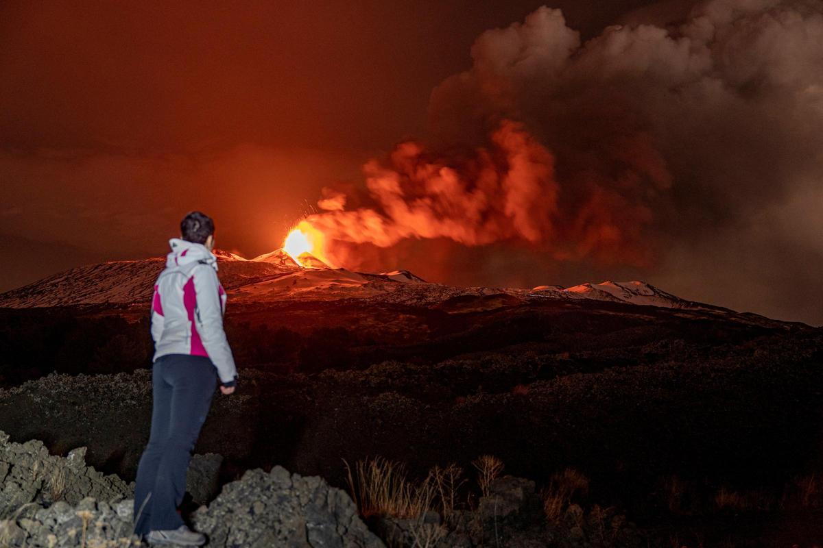 El volcán Etna entra de nuevo en erupción