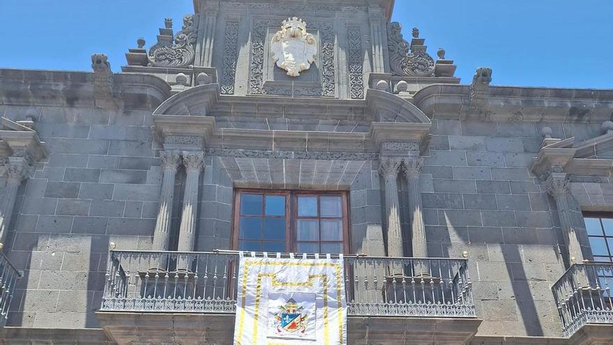 Las clarisas de La Laguna ultiman los preparativos textiles para la visita del Papa a Tenerife