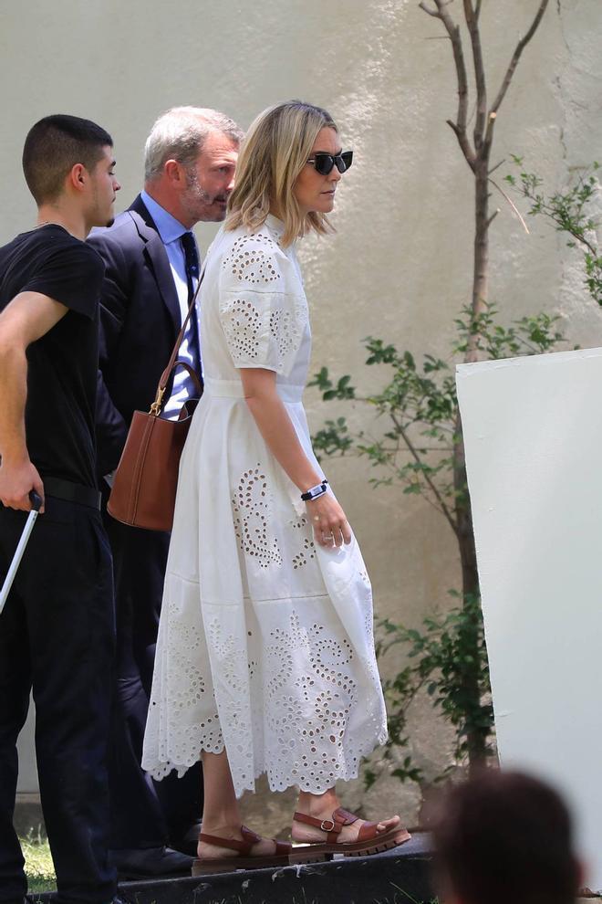 Marta Ortega con vestido blanco de Zara
