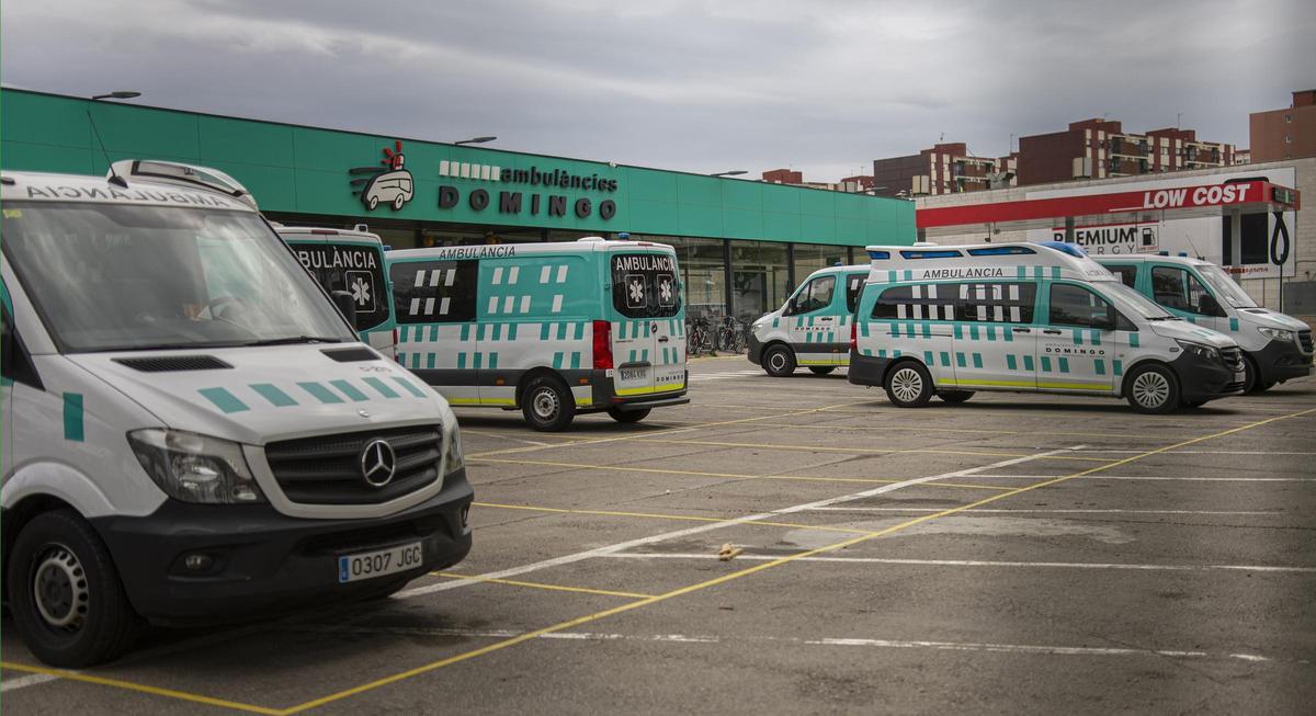 Base de la flota de Ambulancias Domingo, en Barcelona.