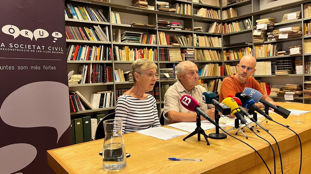 La rueda de prensa del l Fòrum de la Societat Civil se celebró en el Estudi General Lul·lià.