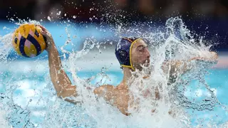 España arrolla a Montenegro (14-5) y se enfrentará a Grecia en semifinales