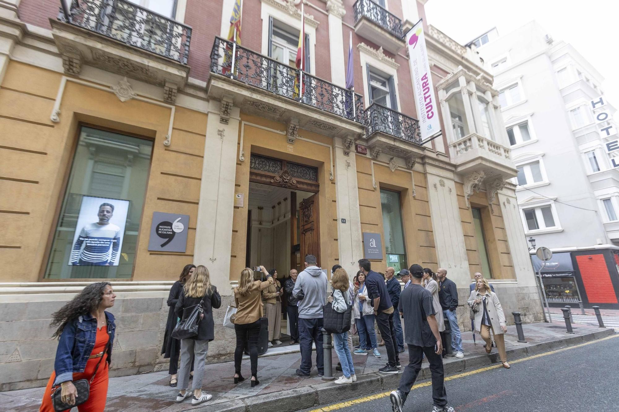 Un recorrido guiado inaugura el Eje Cultural San Fernando de Alicante