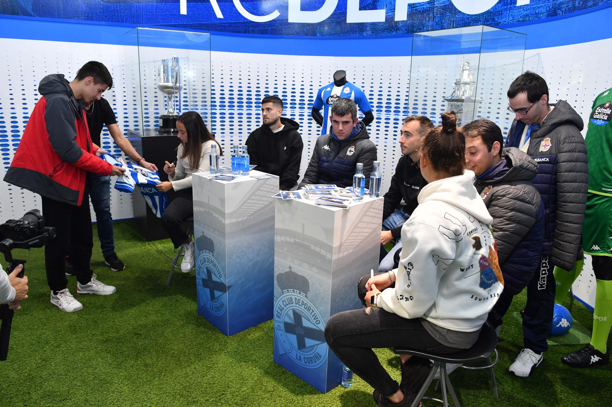 Paula, Henar, Olabe, Rubén, Andrés y Rey, en la Deportienda