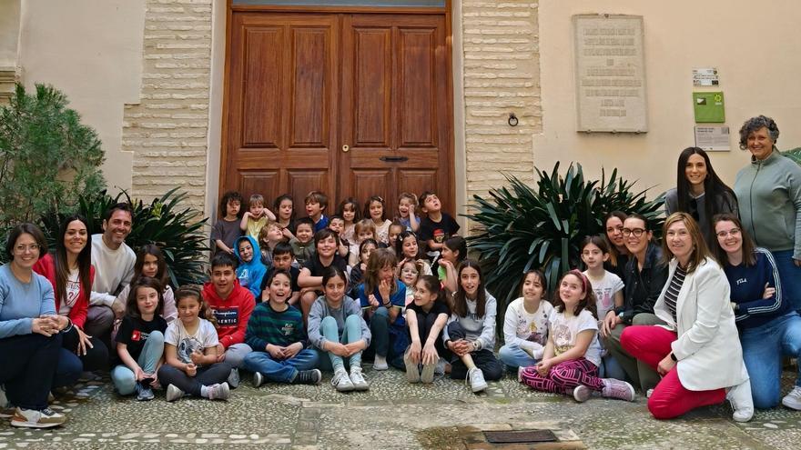 El alumnado de Otos inaugura los actos del tercer centenario del Palacio