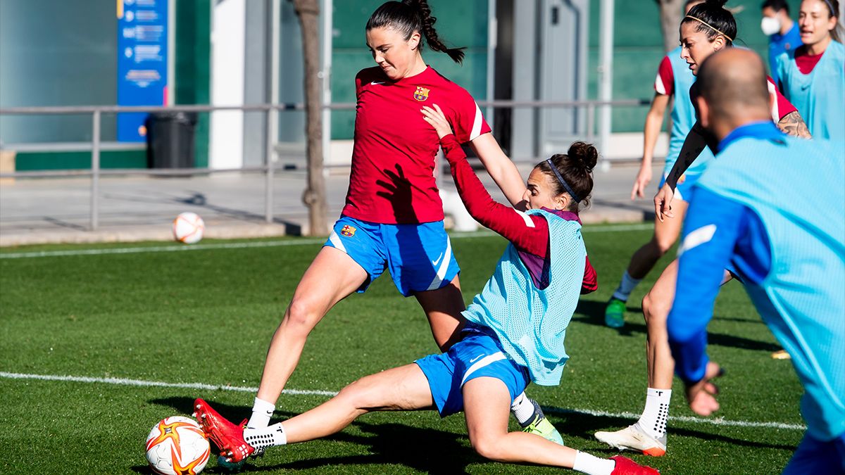 Engen y Melanie Serrano durante un entrenamiento con el FC Barcelona