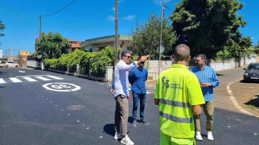 Obras reasfalta el último tramo del camino Santa Rosa de Lima, en Guamasa