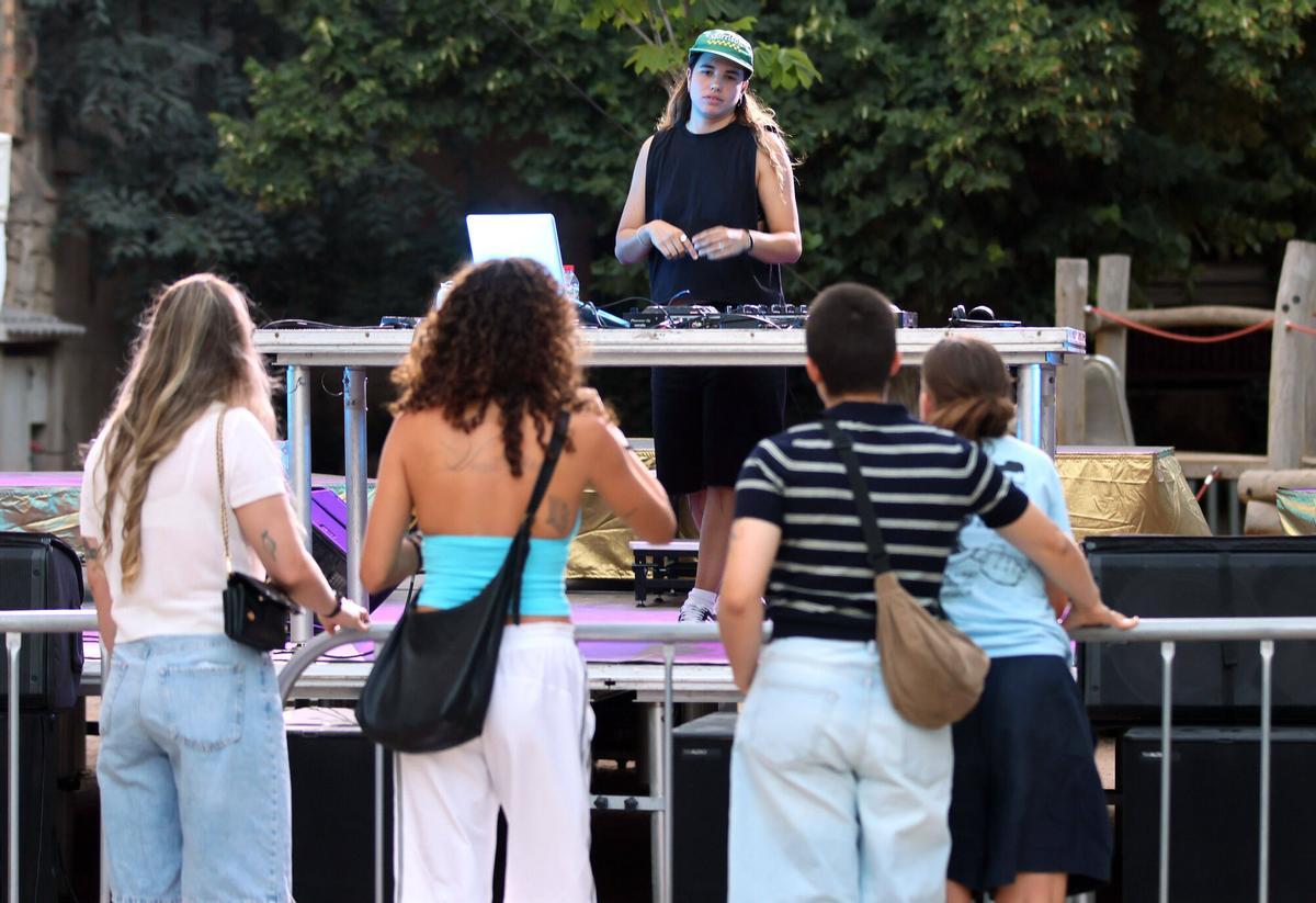 Manresa vibra a la festa de cloenda de l'Orgull LGTBIQ+ al pati del Casino Manresa vibra a la festa de cloenda de l'Orgull LGTBIQ+ al pati del Casino