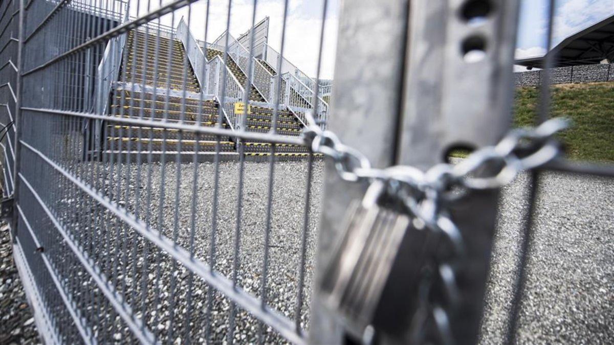 Imagen de las puertas cerradas del circuito de Spielberg, Austria