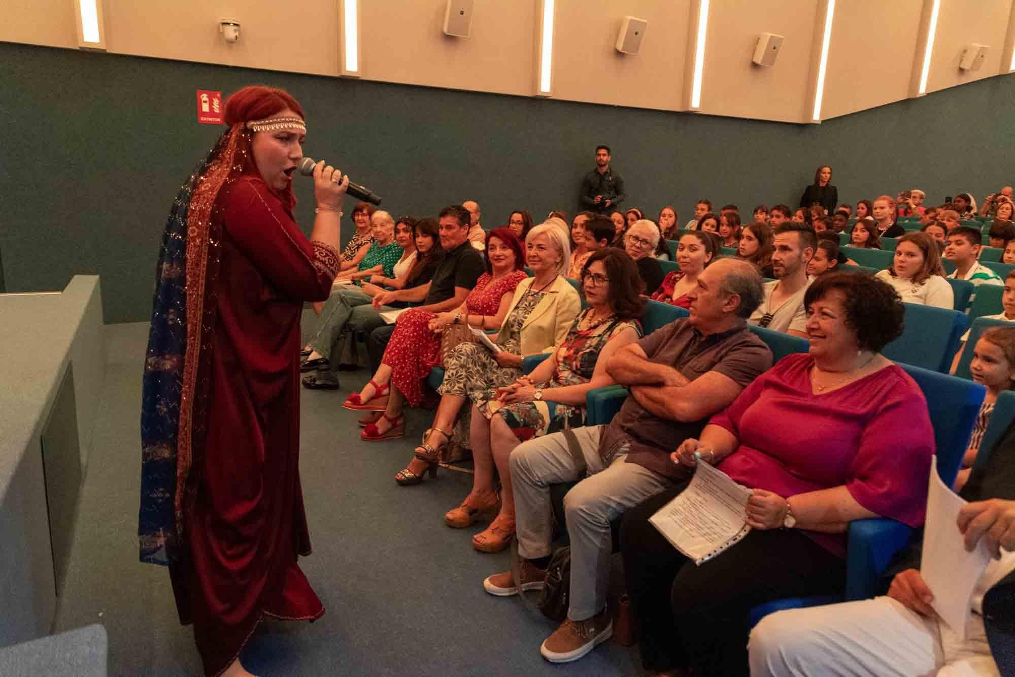 Entrega de premios del concurso infantil de relatos cortos "Cuéntame un cuento para comer" en el Club INFORMACIÓN organizado por COES