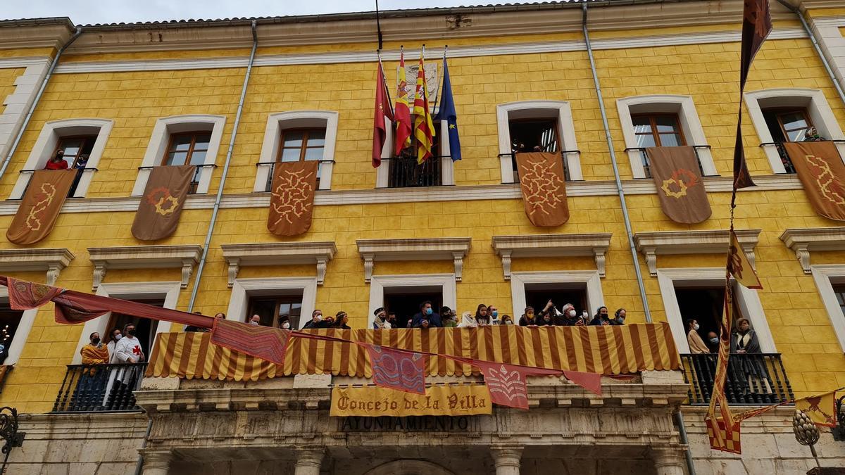 Balcón del ayuntamiento de Teruel, este viernes