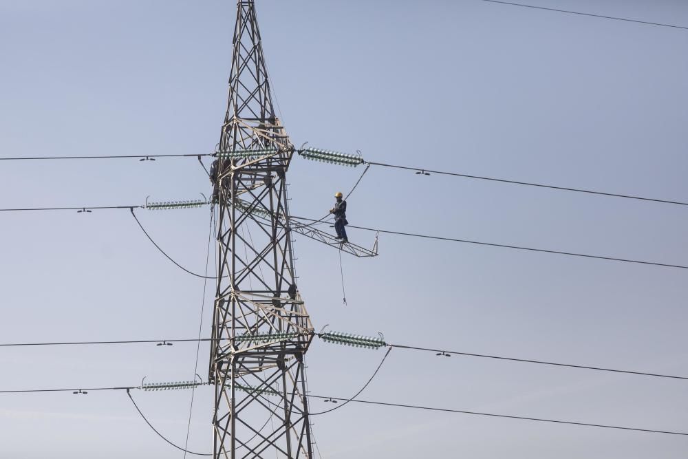 Desmantellament de la línia de 220kV entre Vic i Bescanó.