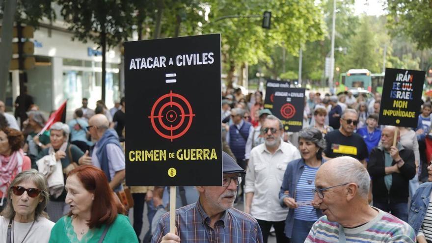 Una manifestación dice ‘No a la guerra’ en las calles de Córdoba
