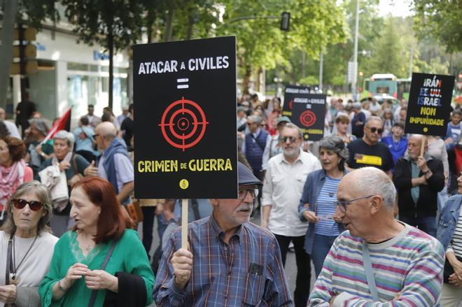 Una manifestación dice ‘No a la guerra’ en las calles de Córdoba