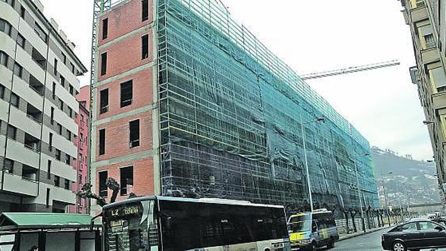 El edificio que Procoin está construyendo en la parcela de Sierra Máximo, en la Mayacina.