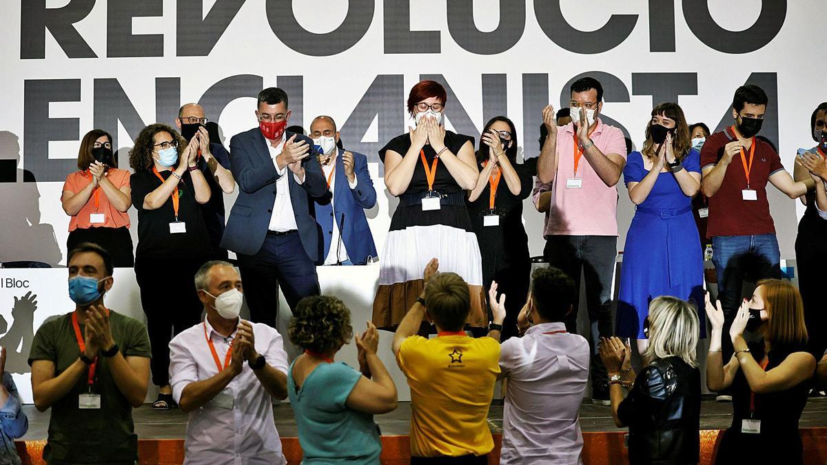 Àgueda Micó, en el centro, junto a miembros de la ejecutiva, ayer, en la clausura del congreso que ha cambiado el Bloc por Més.