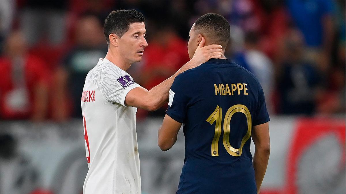 Lewandowski y Mbappé hablaron al final del partido entre Francia y Polonia de los octavos de final del Mundial de Qatar