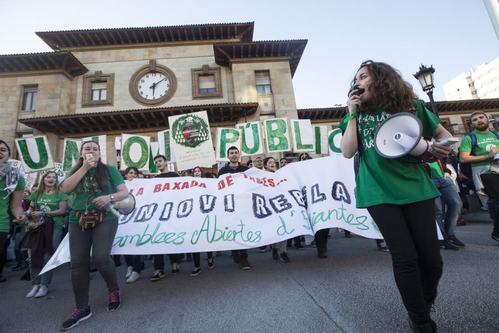 Manifestación contra la LOMCE en Oviedo