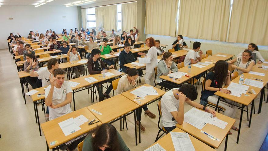 Pruebas de Selectividad en Galicia // FARO