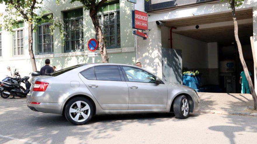 Un dels vehicles policials amb el que han traslladat Dolors Bassa