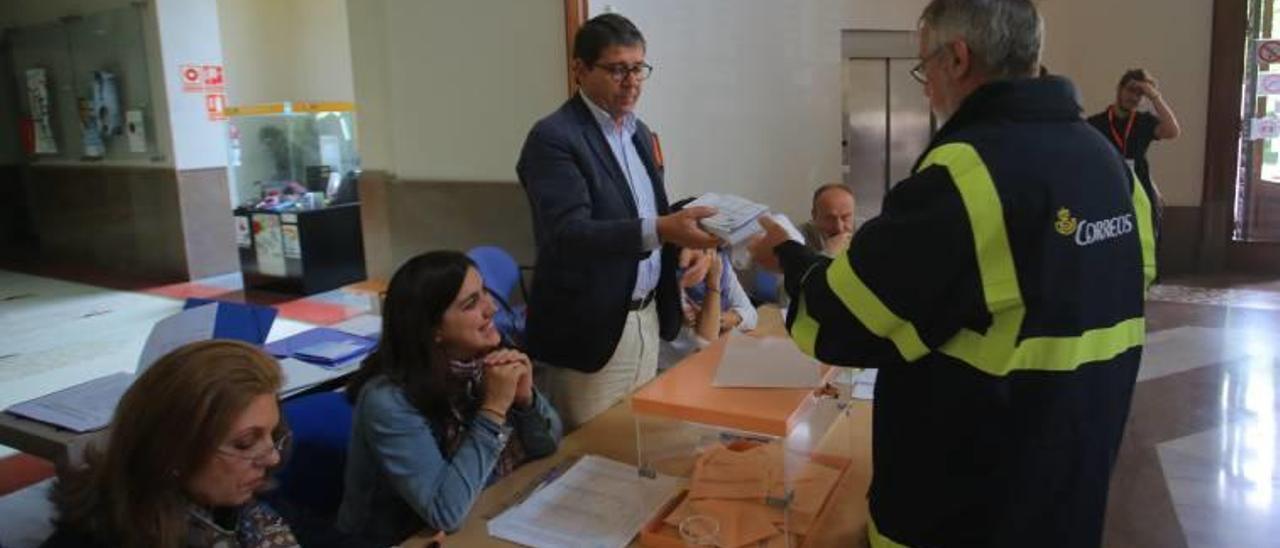 La complejidad para votar desde el extranjero dificulta la participación