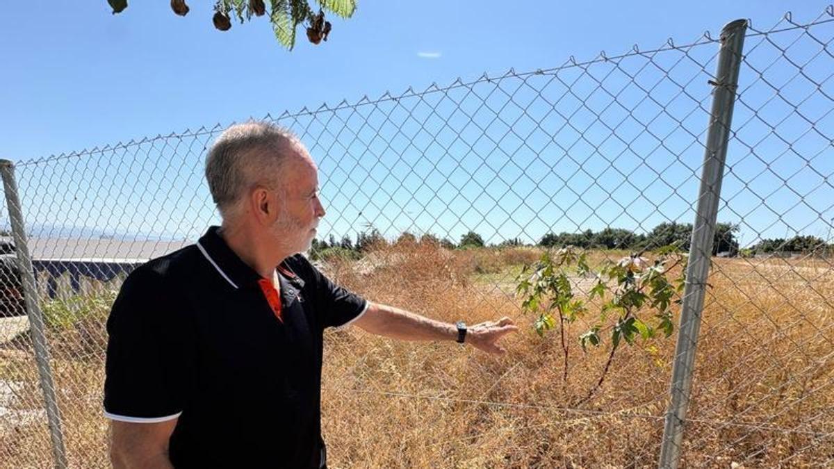 Antonio Sánchez, en Las Espeñuelas, donde se prometió el complejo deportivo en 1999.