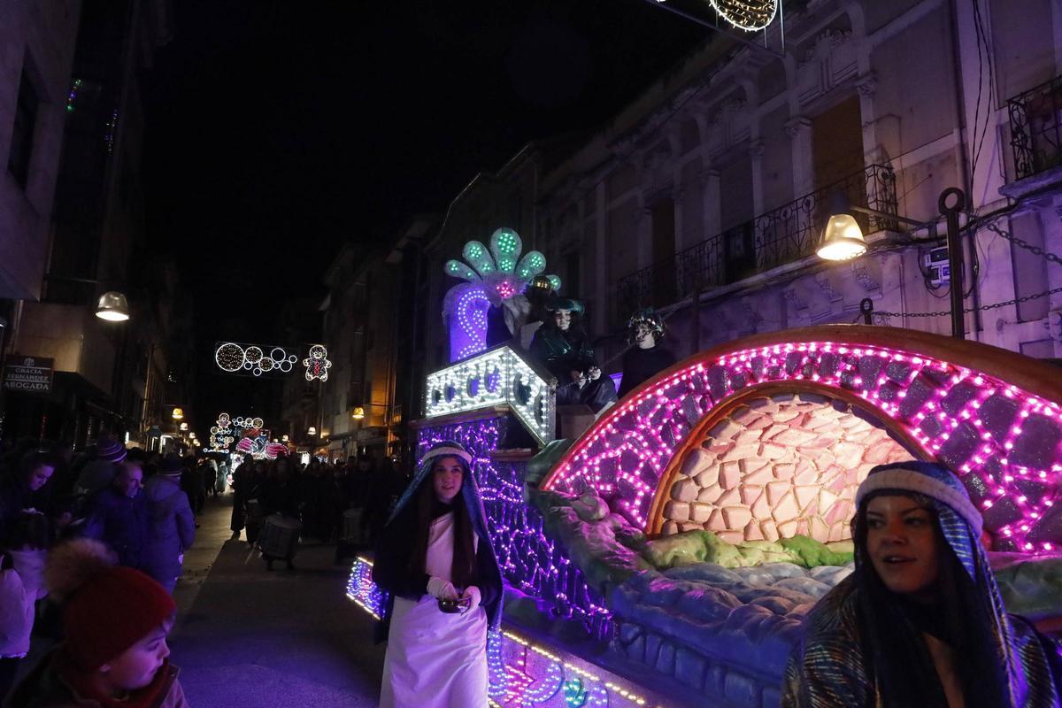 Así fue la Cabalgata de los Reyes Magos en Laviana