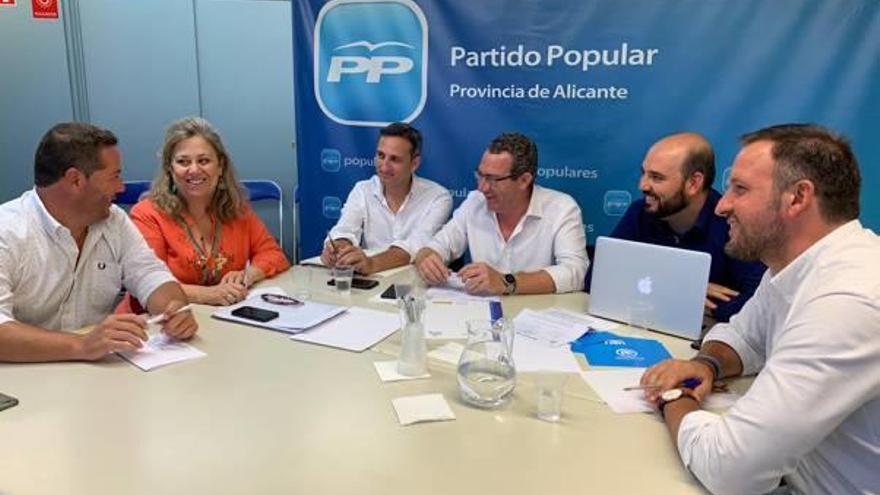 Almodóbar, Montesinos, Sánchez, Pérez, Dalmau y Ruz.