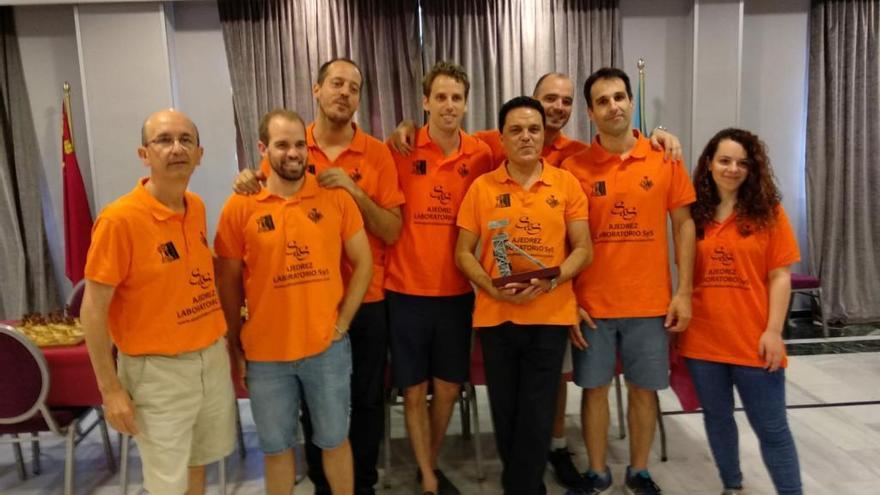 El equipo que ha ganado el campeonato con el presidente.