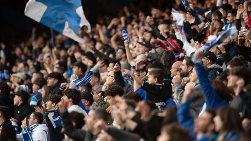 Aficionados deportivistas en Riazor. |  // CASTELEIRO / ROLLER AGENCIA