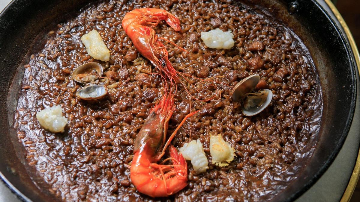 La paella de rape y gambas de Cachitos Diagonal.