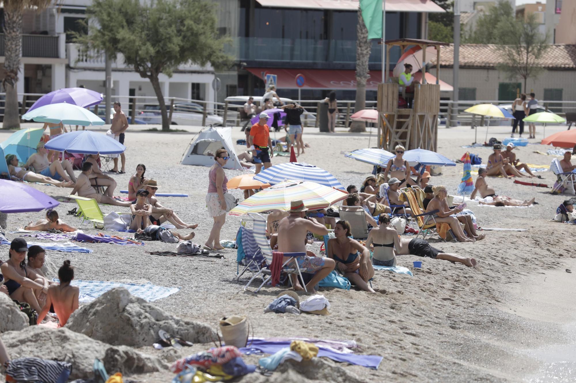 Mallorquines, sin prisa para ir a las urnas: "Primero playa, ya votaré después"