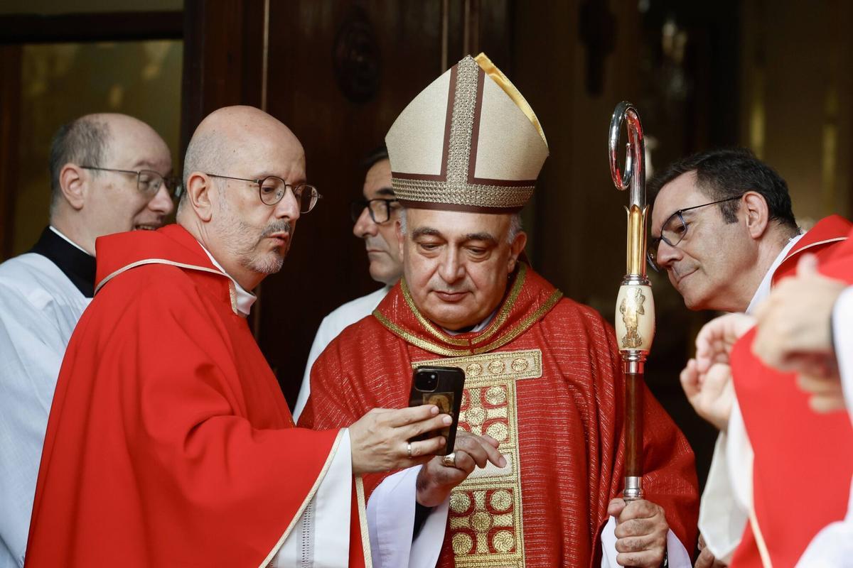 El arzobispo Enrique Benavent, en un acto en Paterna.