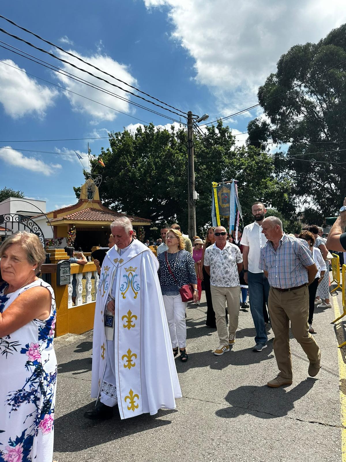 La cita religiosa en El Carbayu, en imágenes